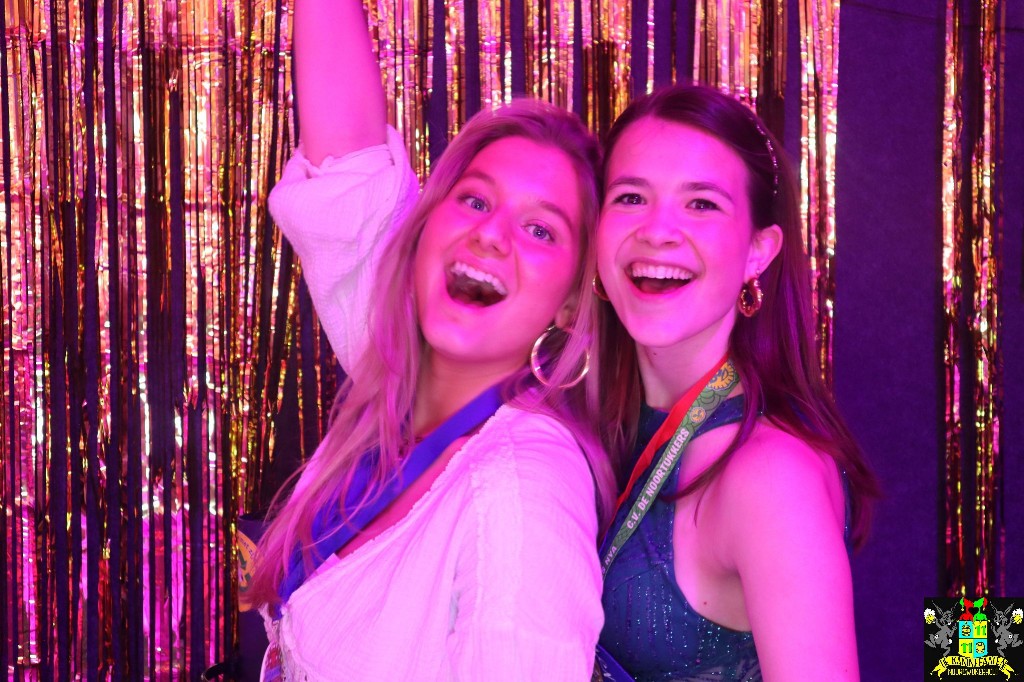 ../Images/Jeugd Opwarmbal Photobooth 358.jpg